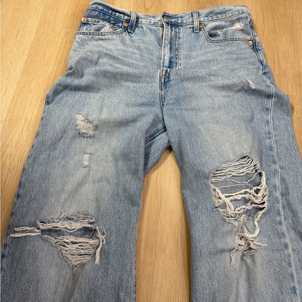 Ribcage Wide Leg in Bin Day Clean Hem Levi’s Size 31